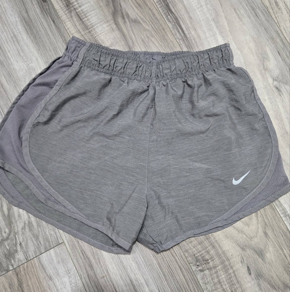 Set Of 2 Nike Dry Fit XS Shorts Gray And Black - Picture 9 of 10
